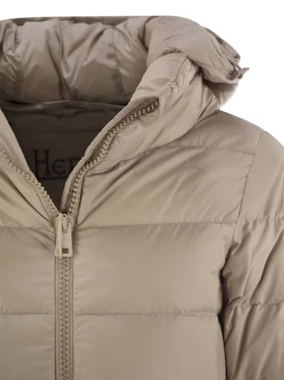 Herno Medium Down Jacket With Hood In Beige
