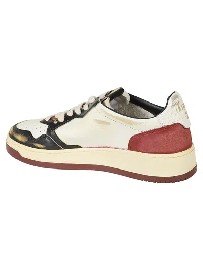 Shop Autry Super Vintage Low Sneakers