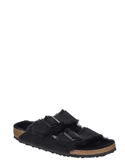 Birkenstock Open Toe Flat Sandals With Fur Texture And Contrast In Nero