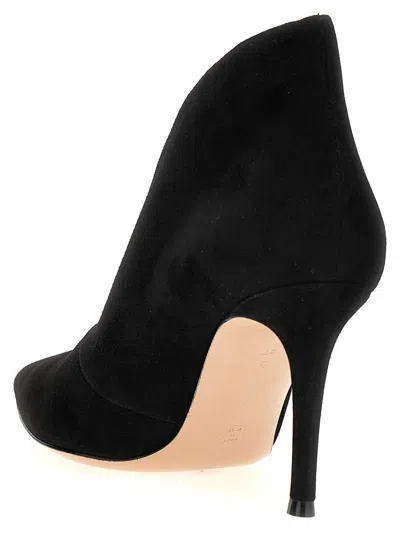Gianvito Rossi 85mm Vania V-vamp Pumps In Black