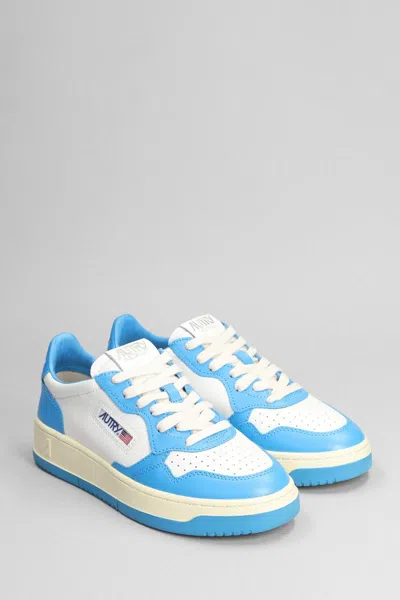 Autry Two-tone Low-top Leather Sneakers In Blue