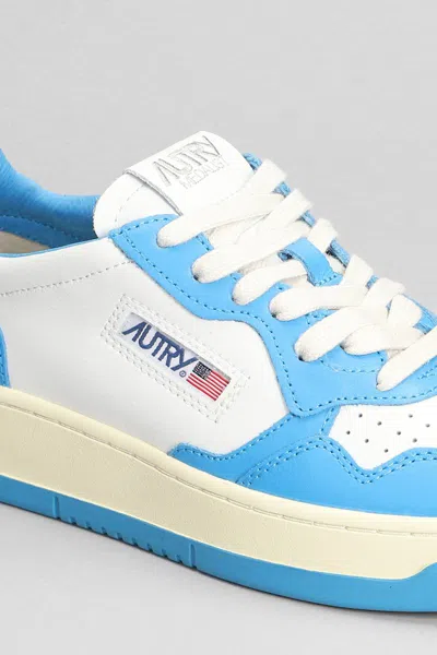 Autry Two-tone Low-top Leather Sneakers In Blue