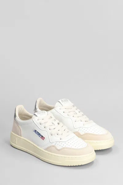 Autry Low Top Sneakers In Calf Leather And Suede In White