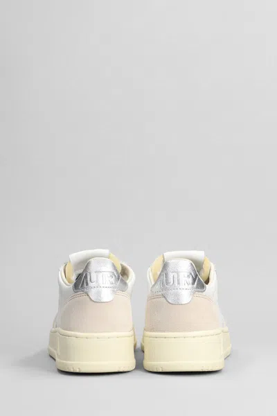 Autry Low Top Sneakers In Calf Leather And Suede In White
