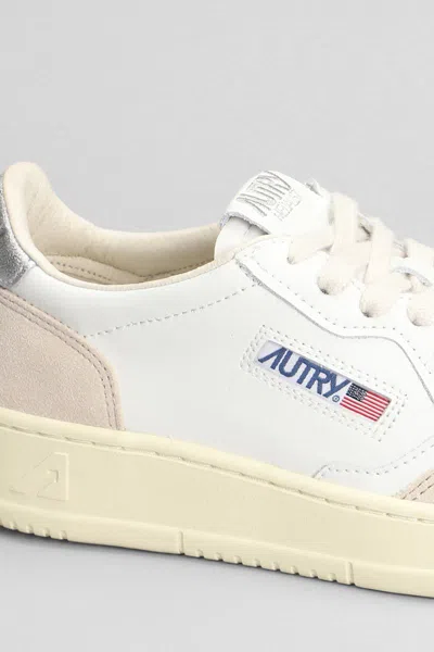 Autry Low Top Sneakers In Calf Leather And Suede In White