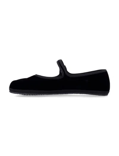 Shop Drogheria Crivellini Fu-tabi Velvet Cayman Flat Shoes In Black