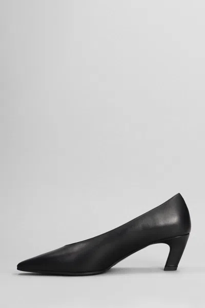 Shop Evaluna Pumps In Black