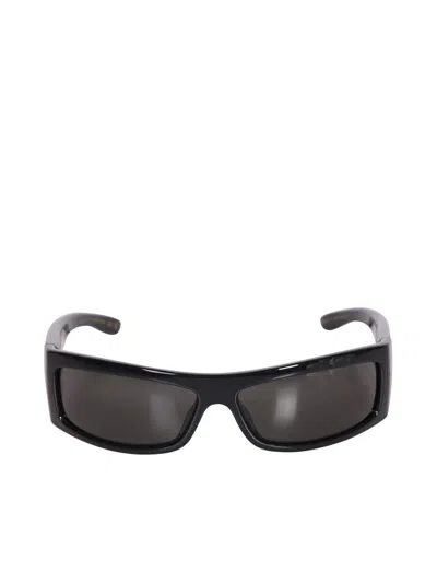 Shop Gucci Sunglasses In Black