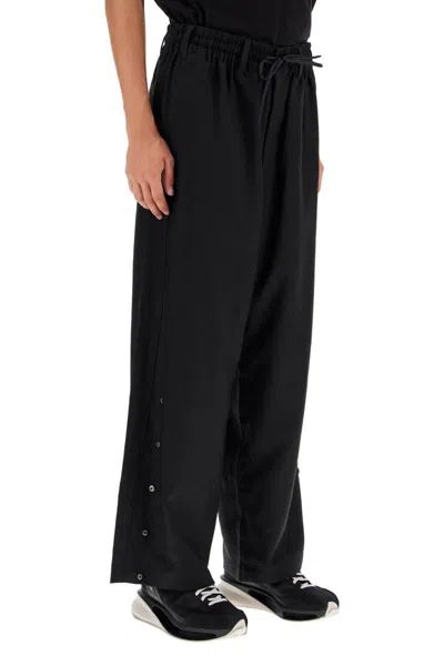 Y-3 Pantaloni In Twill 3 Stripes In Black