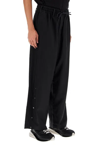 Y-3 Pantaloni In Twill 3 Stripes