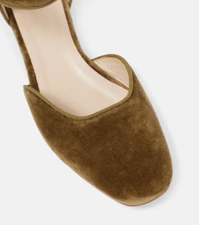 Le Monde Beryl Velvet Flats In Green