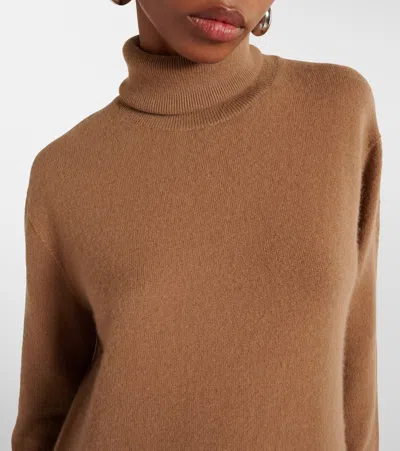 羊绒高领毛衣式连衣裙