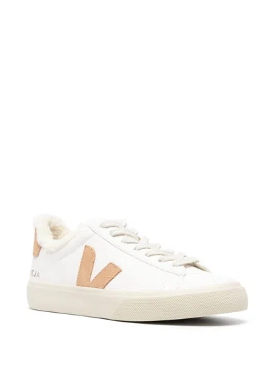 Veja Campo Leather In White