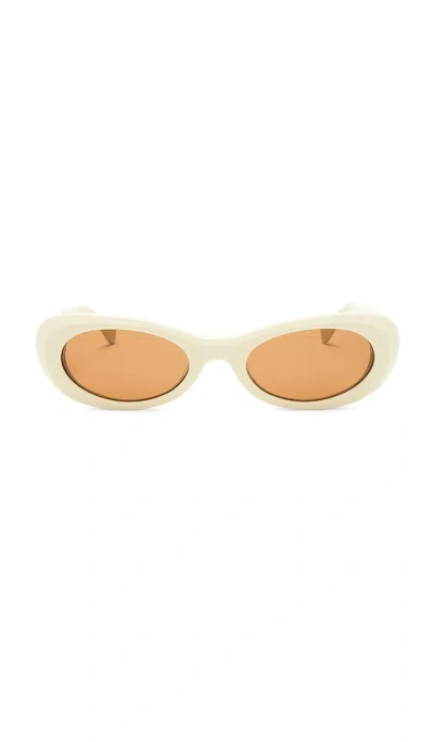 Dmy Studios Solid Color Valentina Sunglasses With Oval Frame In Ivory