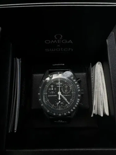 Pre-owned Omega Swatch X  Moonswatch Moon Black Moonphase Snoopy In Hand