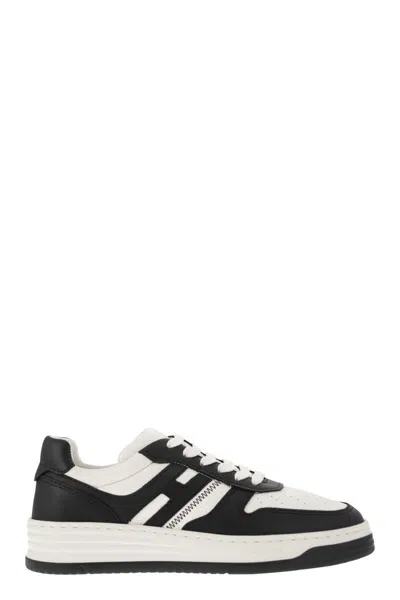 Hogan H630 Sneakers With Rubber Sole And Perforated Detailing In White,black