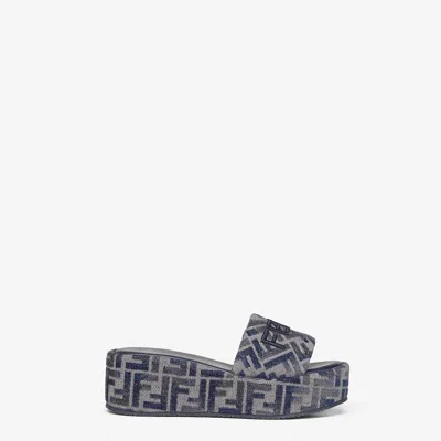 Fendi Sunshine Logo Jacquard Platform Slide Sandal In Grigioblue
