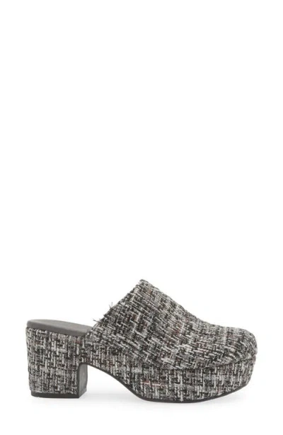 Chocolat Blu Gertie Platform Clog In White/ Black Tweed