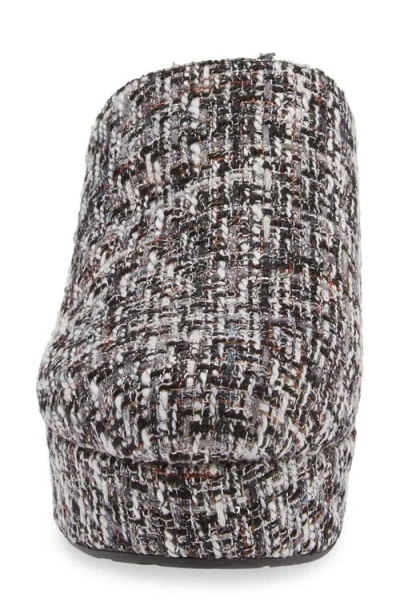 Chocolat Blu Gertie Platform Clog In White/ Black Tweed
