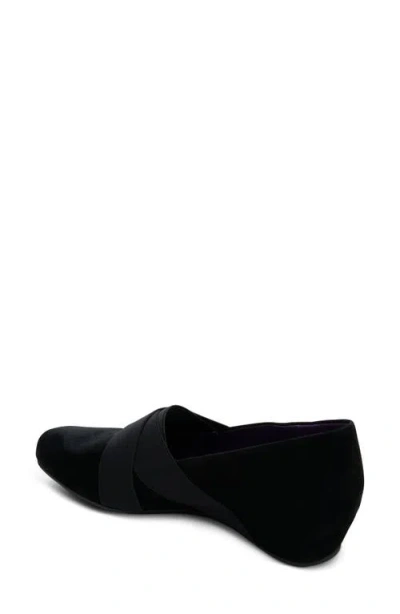 Vaneli Maiya Wedge Pump In Black