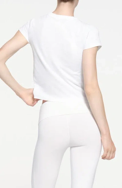 Skims Relaxed Shrunken T-shirt In Snow