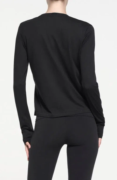 Skims Relaxed Long Sleeve T-shirt In Onyx