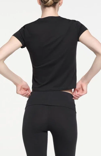 Skims Relaxed Shrunken T-shirt In Onyx