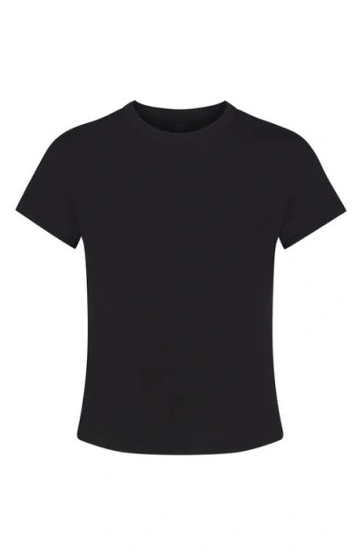 Skims Relaxed Shrunken T-shirt In Onyx
