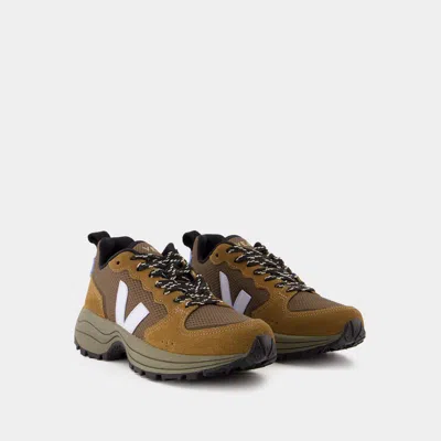 Veja Venturi Ii Sneakers With Chunky Rubber Sole In Brown