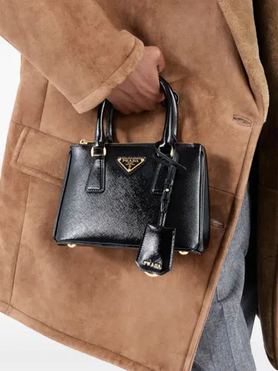 Prada Sac À Main En Cuir In 黑色