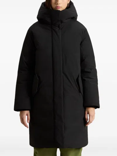 Woolrich Minimalist Black Coat With High Collar In 黑色