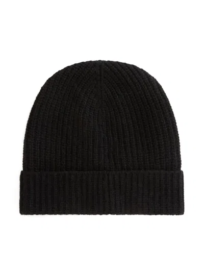 Woolrich Logo Patch Knitted Beanie In Black