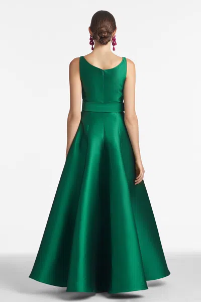 Sachin & Babi Kruse Empire-line Belted Gown In Emerald