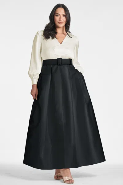 Sachin & Babi Zoe Gown In Black