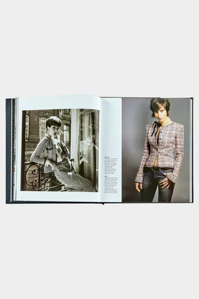 Graphic Image Chanel Collections And Creations Book