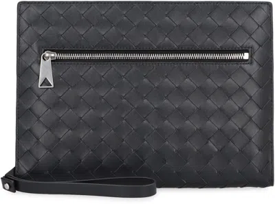 Bottega Veneta Medium Intrecciato Leather Clutch Bag In Black