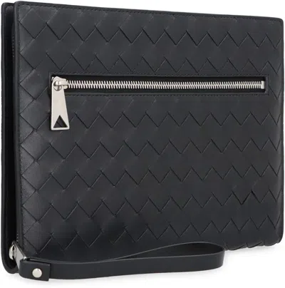 Bottega Veneta Medium Intrecciato Leather Clutch Bag In Black