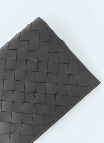 Bottega Veneta Men Intrecciato Piccolo Flap Cardholder In Black