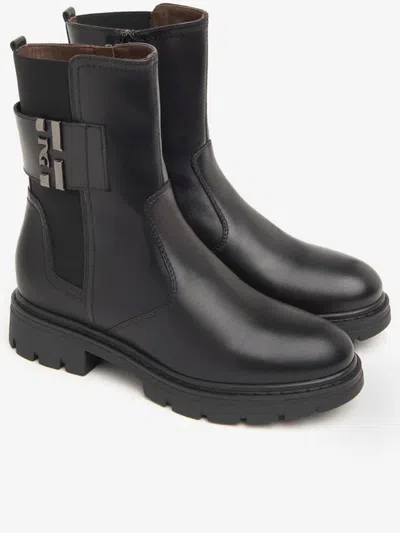 Nerogiardini Leather Logo-strap Chelsea Booties In Black