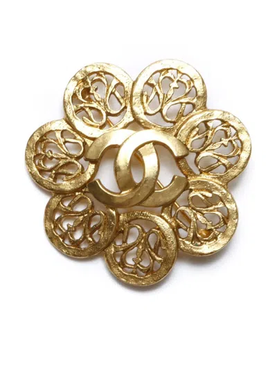 Pre-owned Chanel 1995 Cc Brooch In Gold