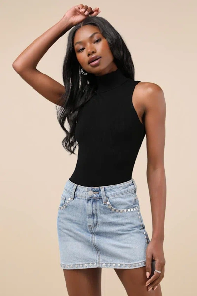 BLANKNYC EDGY SWEETNESS LIGHT WASH DENIM STUDDED MINI SKIRT 