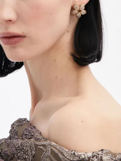 Oscar De La Renta Crystal O Flower Earrings In Gold