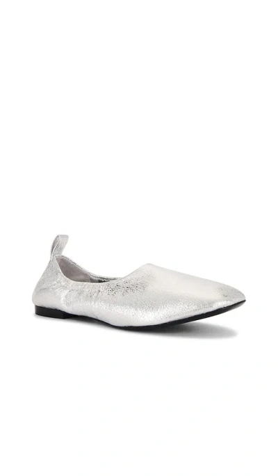 Simon Miller Crinkle Metallic Riad Flat In Silver In Metallic Silver