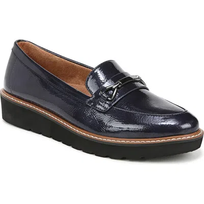 Naturalizer Elin Lug Sole Loafers In Midnight Blue Faux Leather