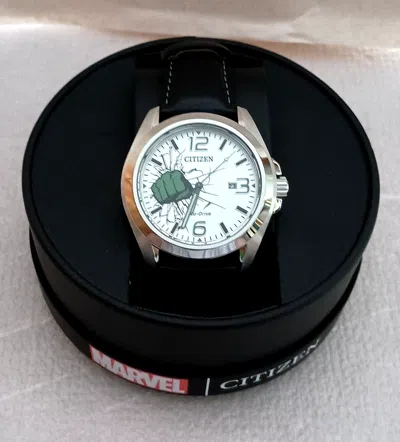 Pre-owned Citizen Eco-drive Aw1431-24w Marvel Incredible Hulk Dial Watch