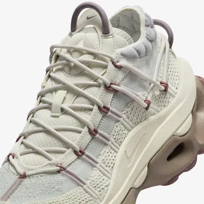 Pre-owned Nike Women's Air Max Flyknit Venture Shoes - Smokey Mauve (fd2110-003) In White