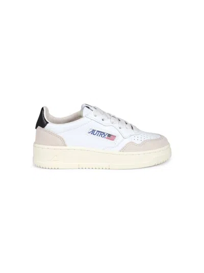 Autry Medalist Sneakers In White
