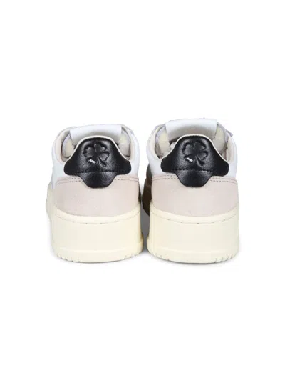 Autry Medalist Sneakers In White