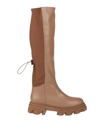Gia Borghini Chunky Leather Knee-boots In Beige