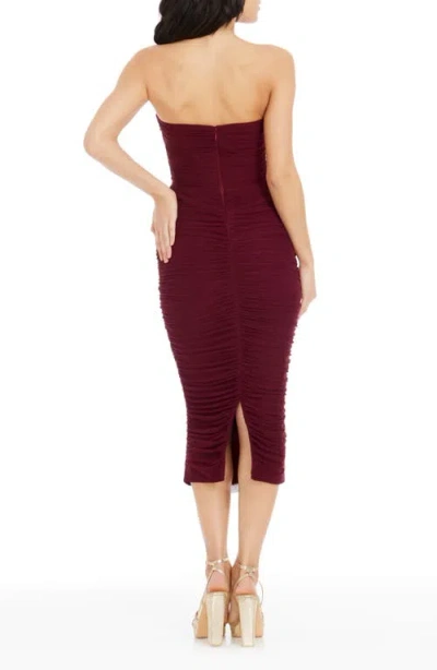 Dress The Population Heather Center Ruched Strapless Body-con Dress In Burgundy